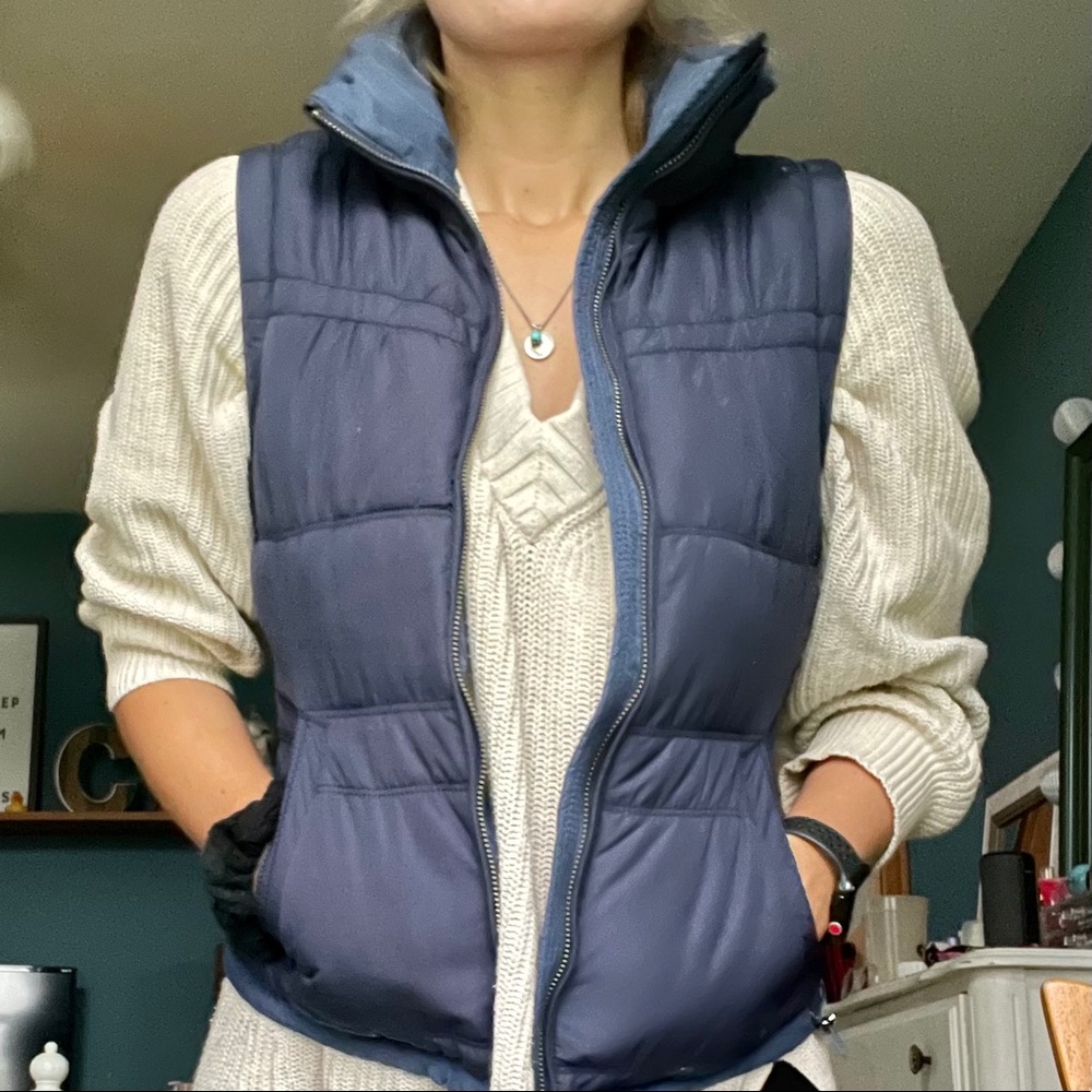 American Eagle puffy vest